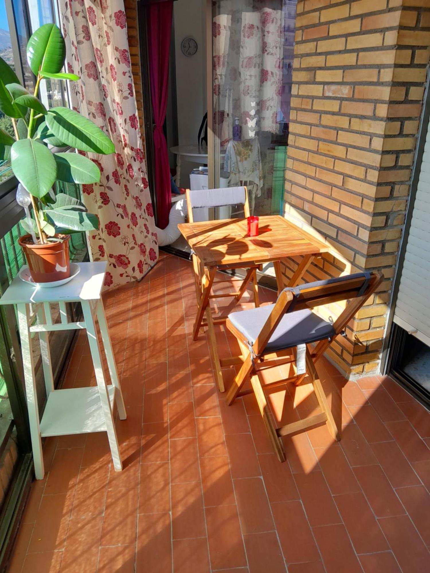 Room In Shared Apartment With Parking Almuñécar Eksteriør billede